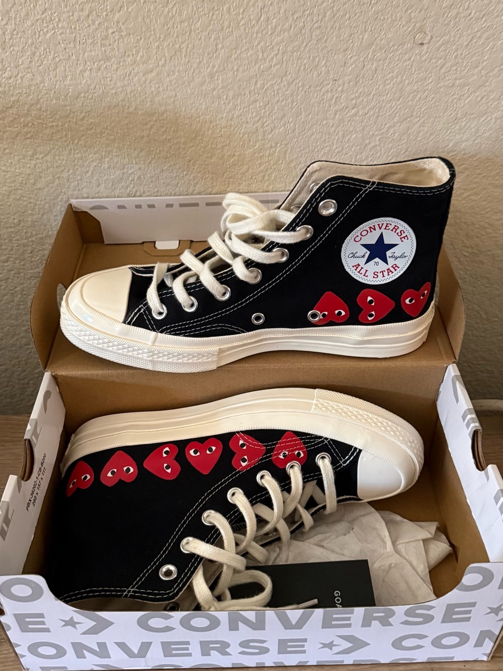 Comme des Garçons PLAY x
Converse Chuck 70 High 'Multi heart